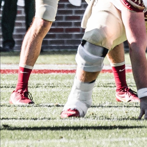 NEW NIKE GRIP FOOTBALL SOCKS GARNET “VEGAS GOLD” BEIGE TEAM EXCLUSIVE LARGE - Picture 5 of 7